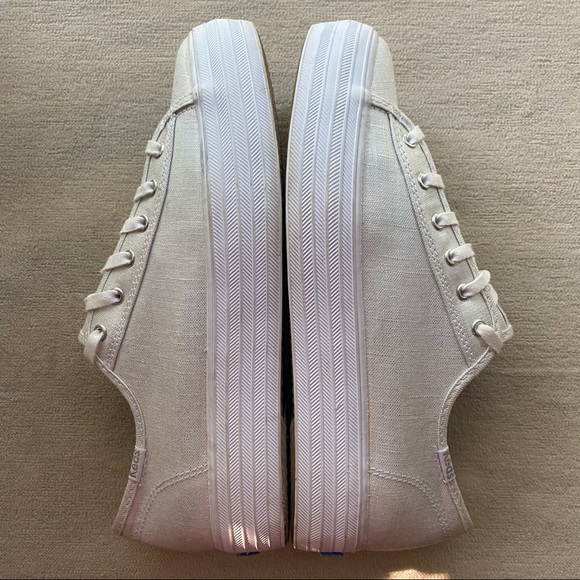 Woman’s KEDS Triple Kick Met Silver Sneakers Size 7 Only Worn Once! - Picture 7 of 12